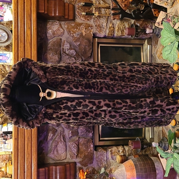 Via Spiga Faux Fur Hooded Leopard Long Vest Size 16-18 - Picture 8 of 16
